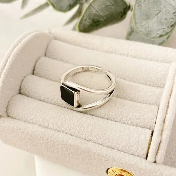 925 Sterling Silver Dainty Ring Black Square Ring Geometric Ring Minimalist Ring - Picture 10 of 10